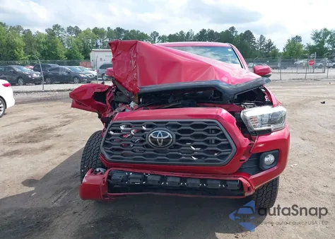 2021 Toyota Tacoma Trd Off-Road z USA, uszkodzony, nr VIN 5TFCZ5AN2MX263159
